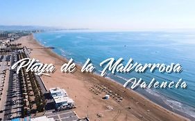 Holiday&Vacations Apartment On The Beach