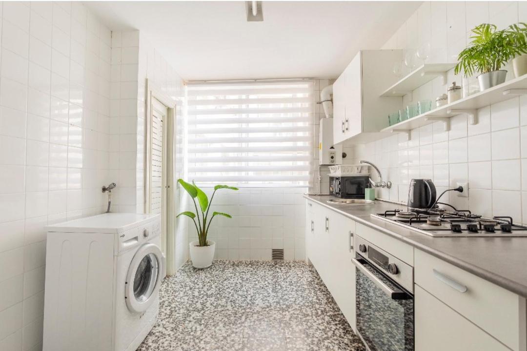 Holiday&Vacations Apartment On The Beach Valenza Esterno foto